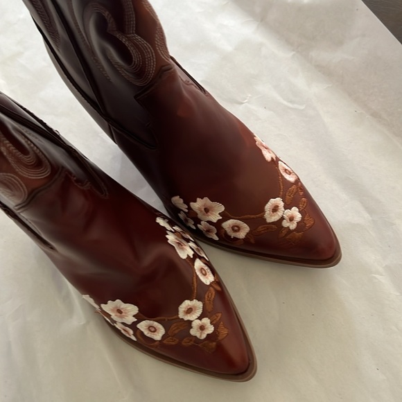 Steve Madden Lashes Leather Flower Detail Tall Western Boots - Picture 11 of 13